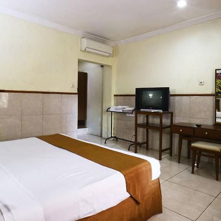 Hotel Tanjung Surabaya Exterior photo