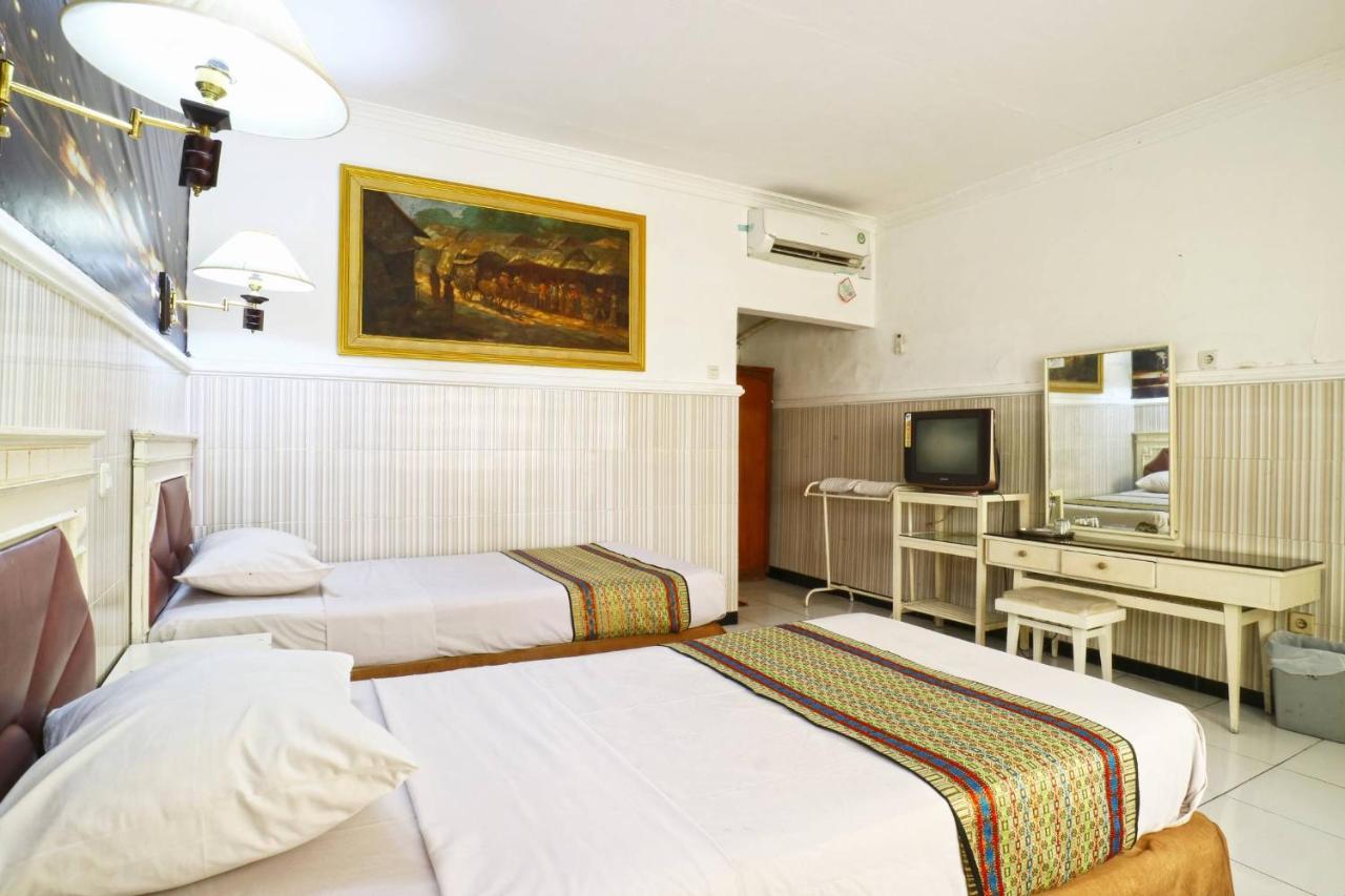 Hotel Tanjung Surabaya Exterior photo