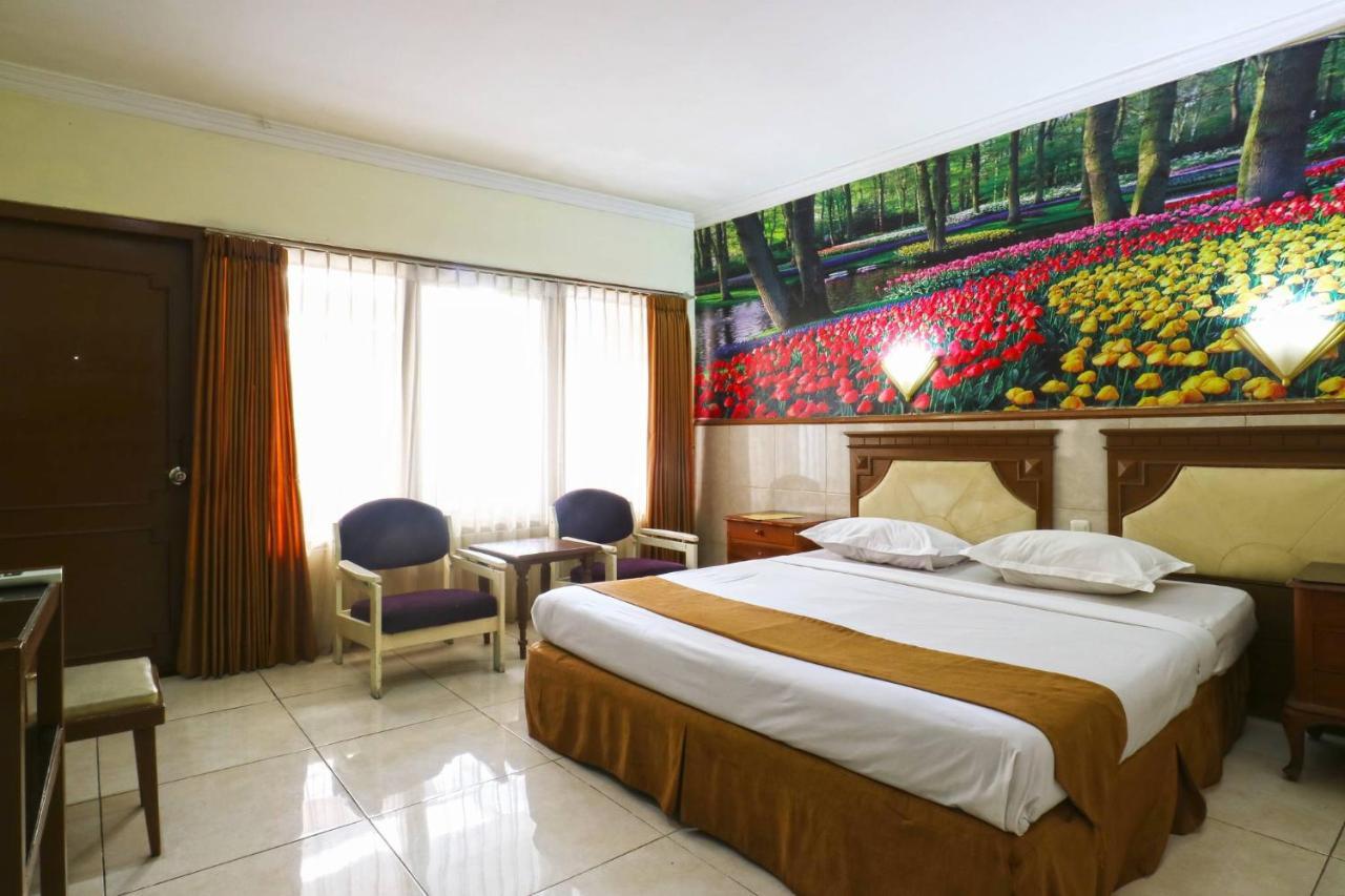 Hotel Tanjung Surabaya Exterior photo
